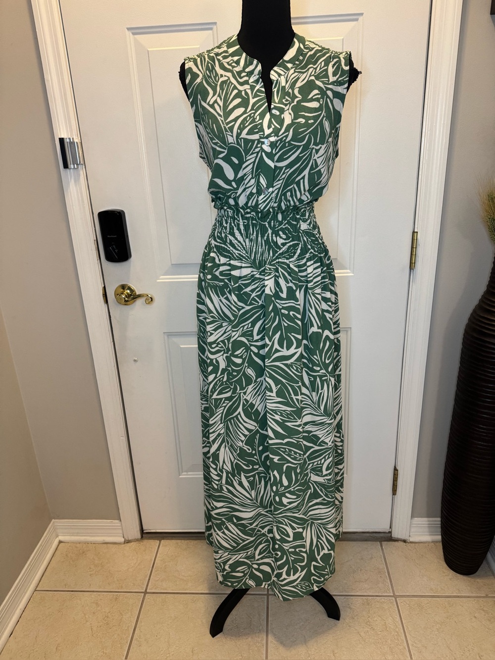 Green & White Leaf-Print Maxi Dress with Smocked Waist